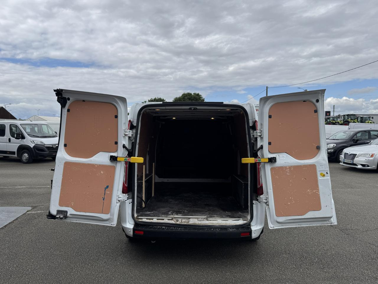 Ford Transit Custom 300 L2H1 2.0 ECOBLUE 130 HYBRID TREND BUSINESS - כלי רכב מסחרי עם לוח: תמונה 2 Ford Transit Custom 300 L2H1 2.0 ECOBLUE 130 HYBRID TREND BUSINESS - כלי רכב מסחרי עם לוח: תמונה 2