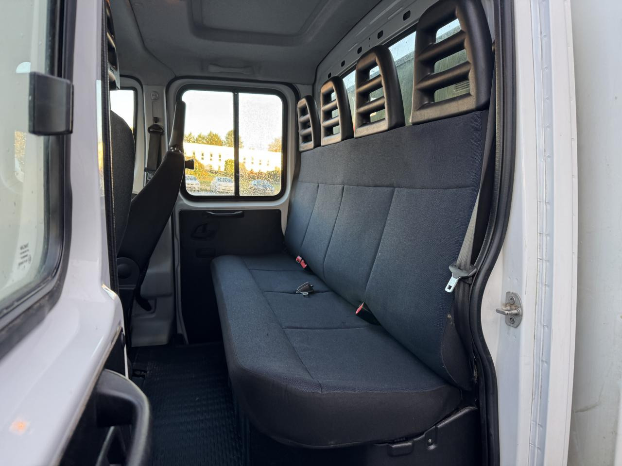 כלי רכב מסחרי מזהיר, כלי רכב מסחרי קומבי IVECO DAILY 35C14 BENNE COFFRE DOUBLE CABINE RJ 6 places: תמונה 6 כלי רכב מסחרי מזהיר, כלי רכב מסחרי קומבי IVECO DAILY 35C14 BENNE COFFRE DOUBLE CABINE RJ 6 places: תמונה 6