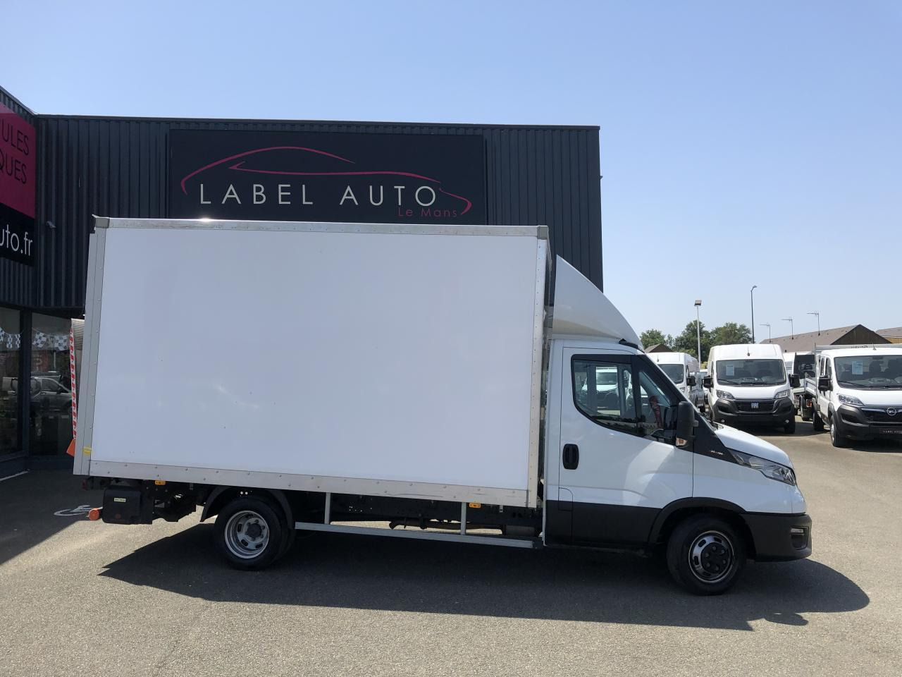 Iveco Daily 35 C 16 CAISSE HAYON 20M3 - כלי רכב מסחרי עם תיבה: תמונה 1 Iveco Daily 35 C 16 CAISSE HAYON 20M3 - כלי רכב מסחרי עם תיבה: תמונה 1