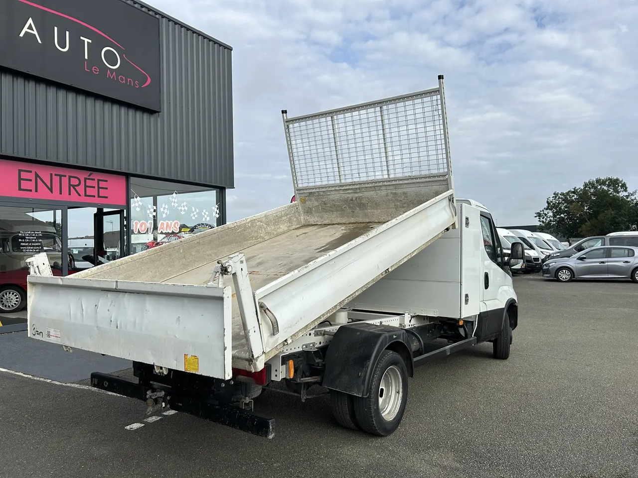 Iveco Daily 35C14 D EMPATTEMENT 3750 - כלי רכב מסחרי מזהיר: תמונה 3 Iveco Daily 35C14 D EMPATTEMENT 3750 - כלי רכב מסחרי מזהיר: תמונה 3