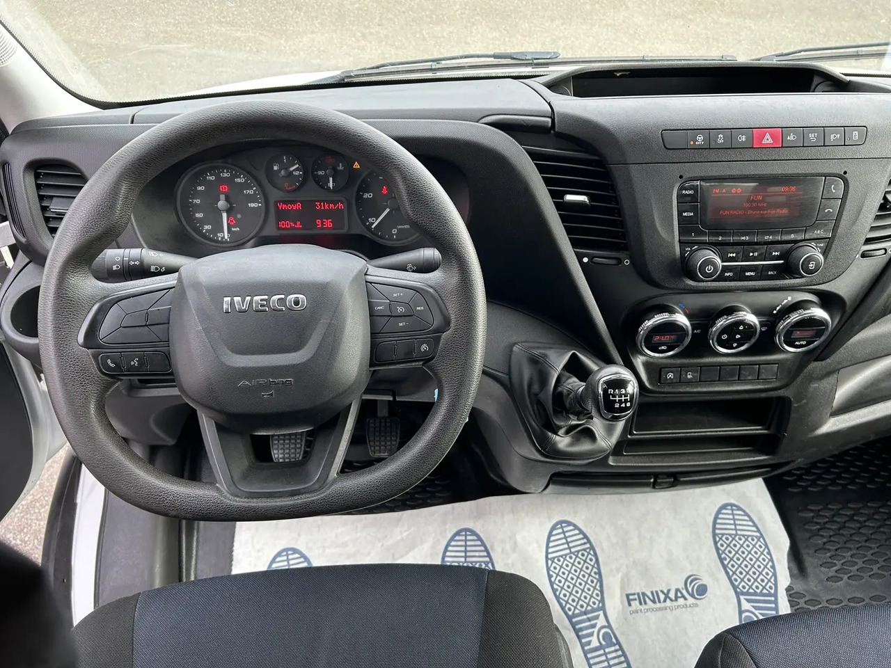 Iveco Daily 35C14 D EMPATTEMENT 3750 - כלי רכב מסחרי מזהיר: תמונה 4 Iveco Daily 35C14 D EMPATTEMENT 3750 - כלי רכב מסחרי מזהיר: תמונה 4