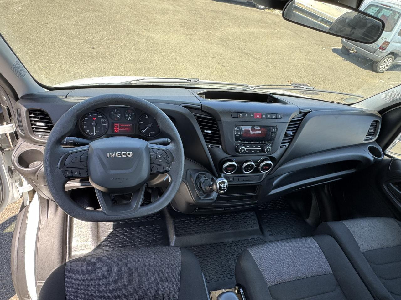 Iveco Daily IVECO PORTE VOITURE DEPANNEUSE 35 S 16 3L0 160 CH EMPATTEMENT 4100 PLATEAU FIX ALU EQUIP - משאית גרירה: תמונה 4 Iveco Daily IVECO PORTE VOITURE DEPANNEUSE 35 S 16 3L0 160 CH EMPATTEMENT 4100 PLATEAU FIX ALU EQUIP - משאית גרירה: תמונה 4