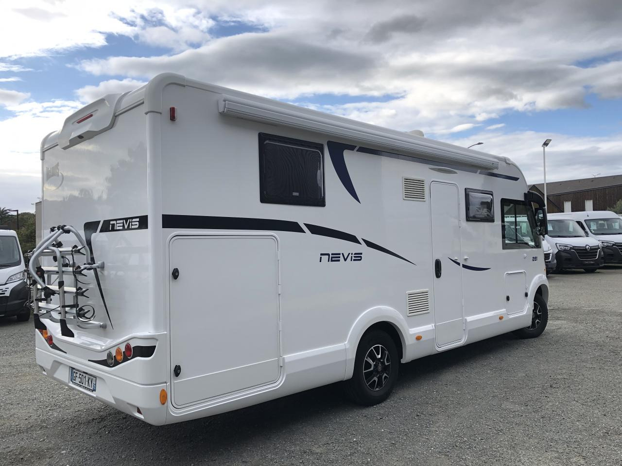 MC LOUIS NEVIS 281 - רכב ממונע משולב: תמונה 2 MC LOUIS NEVIS 281 - רכב ממונע משולב: תמונה 2