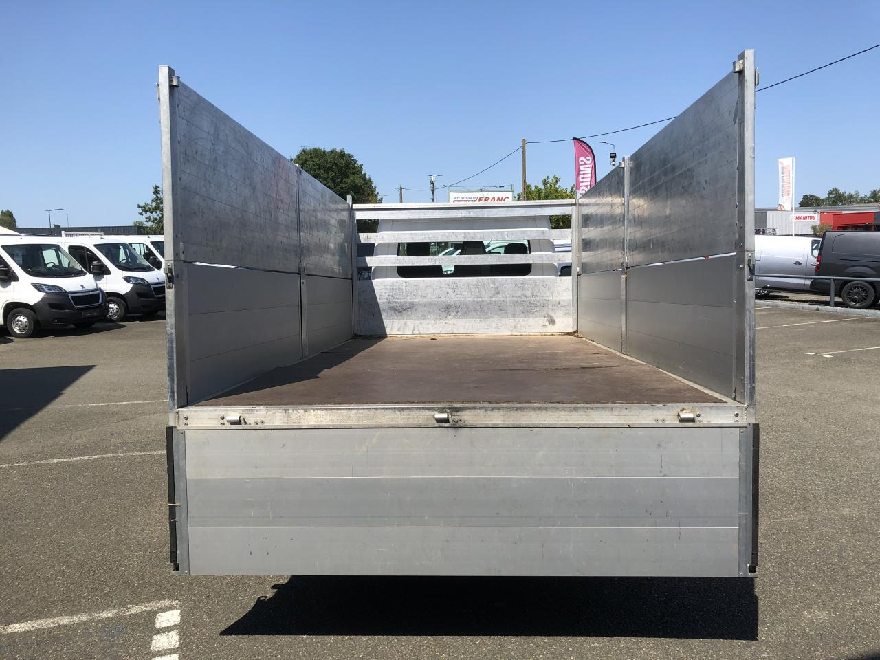 NISSAN INTERSTAR 3T5 2.3 DCI 165CH PLATEAU RIDELLES 4M50 - כלי רכב מסחרי במיטה שטוחה: תמונה 3 NISSAN INTERSTAR 3T5 2.3 DCI 165CH PLATEAU RIDELLES 4M50 - כלי רכב מסחרי במיטה שטוחה: תמונה 3