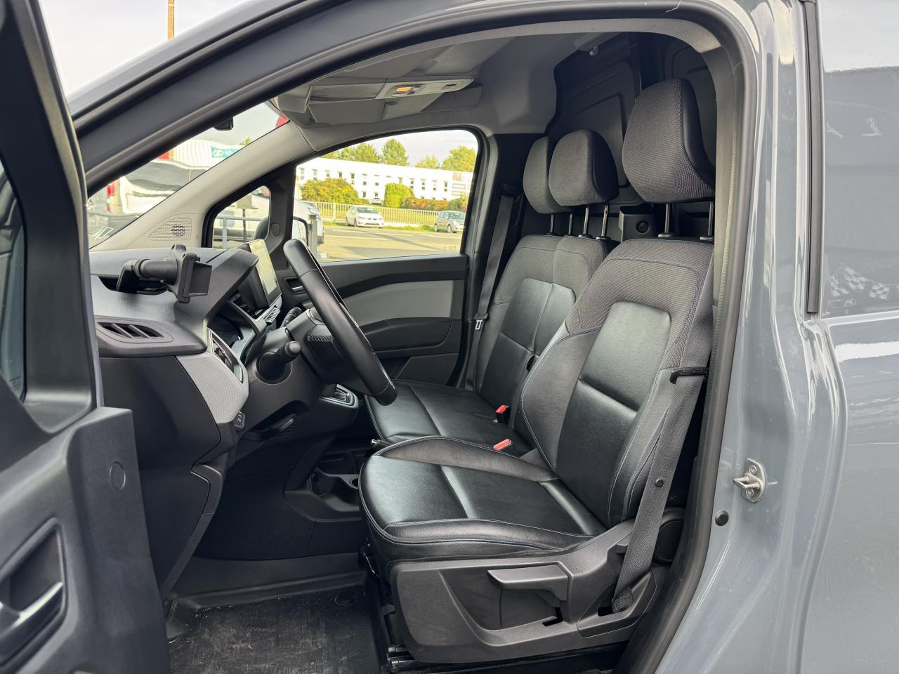 NISSAN Townstar L1 1.3 Tce - 130 FOURGON N-Connecta L1 - כלי רכב מסחרי עם לוח: תמונה 5 NISSAN Townstar L1 1.3 Tce - 130 FOURGON N-Connecta L1 - כלי רכב מסחרי עם לוח: תמונה 5