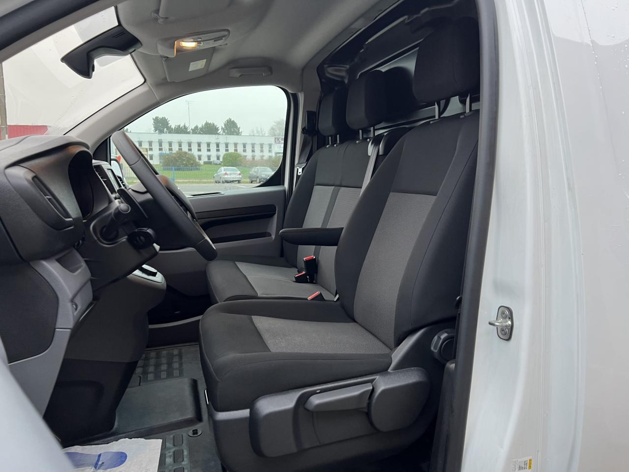 Opel Vivaro fourgon M 2.0 BLUEHDI 145CH EAT-8 PACK CLIM - כלי רכב מסחרי קטן: תמונה 5 Opel Vivaro fourgon M 2.0 BLUEHDI 145CH EAT-8 PACK CLIM - כלי רכב מסחרי קטן: תמונה 5