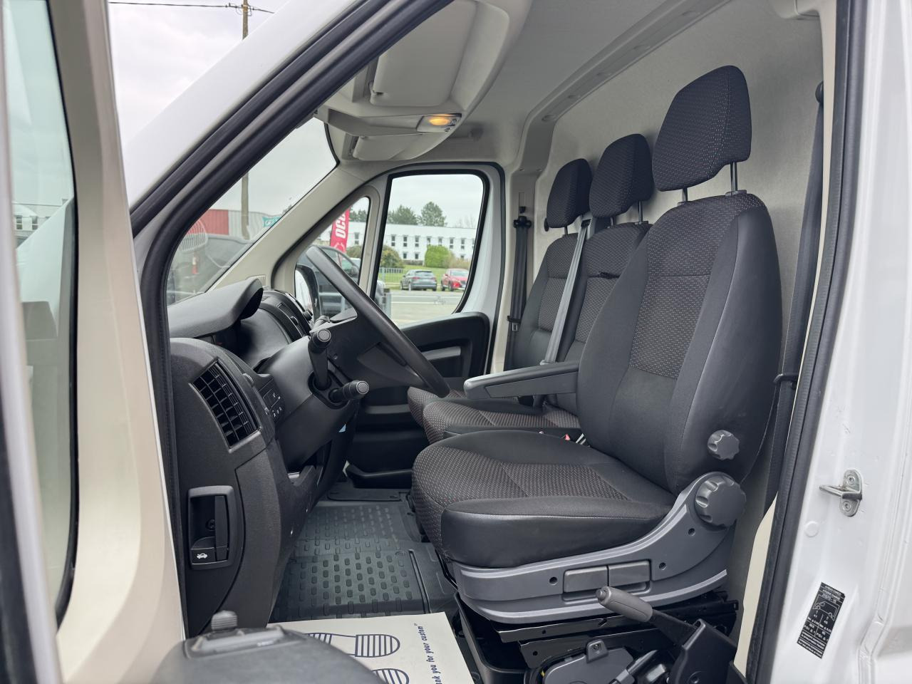 PEUGEOT BOXER 3T3 L3H2 2.2 HDI 140 CH ASPHALT - כלי רכב מסחרי עם לוח: תמונה 5 PEUGEOT BOXER 3T3 L3H2 2.2 HDI 140 CH ASPHALT - כלי רכב מסחרי עם לוח: תמונה 5