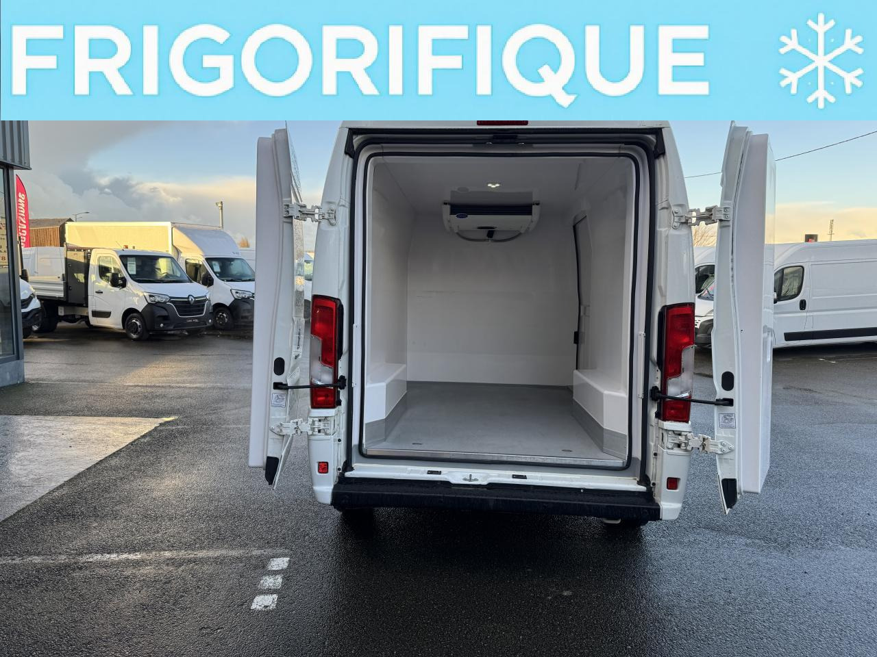 PEUGEOT Boxer 3.5t L2H2 2.2 HDi S&S - 140 III FOURGON TOLE Fourgon Tolé 335 L2H2 PHASE 3 - כלי רכב מסחרי עם לוח: תמונה 1 PEUGEOT Boxer 3.5t L2H2 2.2 HDi S&S - 140 III FOURGON TOLE Fourgon Tolé 335 L2H2 PHASE 3 - כלי רכב מסחרי עם לוח: תמונה 1