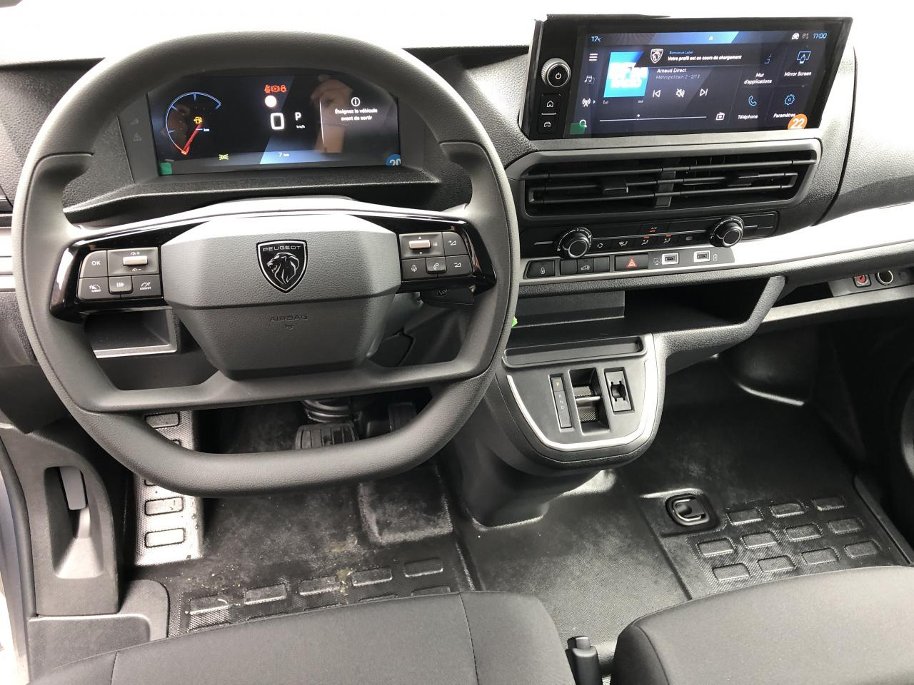 PEUGEOT Expert M 2.0 BLUE HDI 180CH EAT-8 - כלי רכב מסחרי עם לוח: תמונה 4 PEUGEOT Expert M 2.0 BLUE HDI 180CH EAT-8 - כלי רכב מסחרי עם לוח: תמונה 4