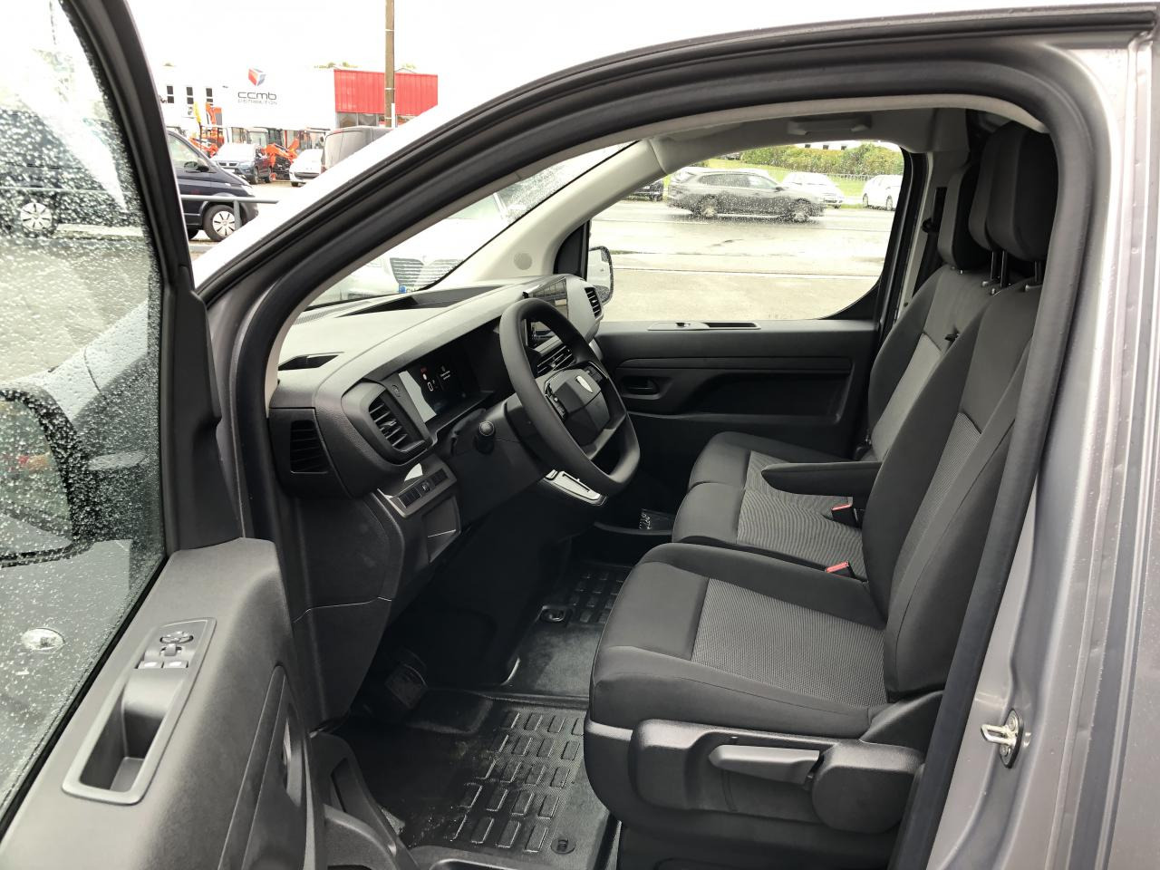PEUGEOT Expert M 2.0 BLUE HDI 180CH EAT-8 - כלי רכב מסחרי עם לוח: תמונה 5 PEUGEOT Expert M 2.0 BLUE HDI 180CH EAT-8 - כלי רכב מסחרי עם לוח: תמונה 5