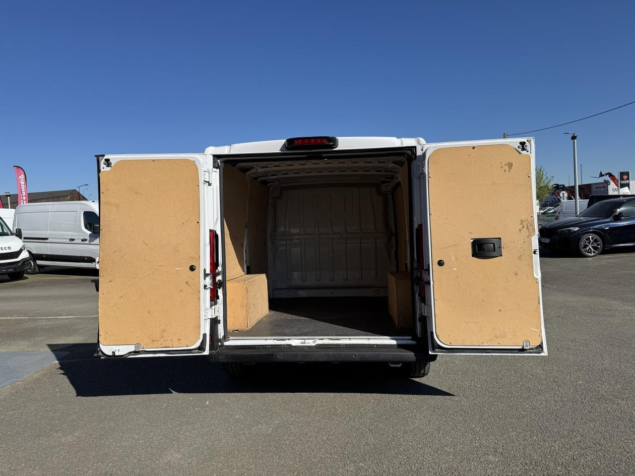 Peugeot Boxer 333 L1H1 2.2 BLUEHDI S&S 140CH ASPHALT - כלי רכב מסחרי עם לוח: תמונה 2 Peugeot Boxer 333 L1H1 2.2 BLUEHDI S&S 140CH ASPHALT - כלי רכב מסחרי עם לוח: תמונה 2