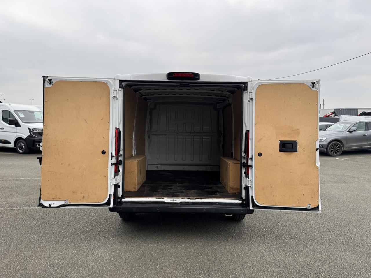 Peugeot Boxer 333 L1H1 2.2 BLUEHDI S&S 140CH ASPHALT - כלי רכב מסחרי עם לוח: תמונה 2 Peugeot Boxer 333 L1H1 2.2 BLUEHDI S&S 140CH ASPHALT - כלי רכב מסחרי עם לוח: תמונה 2