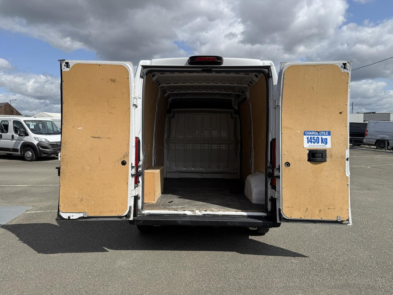 Peugeot Boxer 333 L2H2 2.2 BLUEHDI S&S 140CH ASPHALT - כלי רכב מסחרי עם לוח: תמונה 2 Peugeot Boxer 333 L2H2 2.2 BLUEHDI S&S 140CH ASPHALT - כלי רכב מסחרי עם לוח: תמונה 2