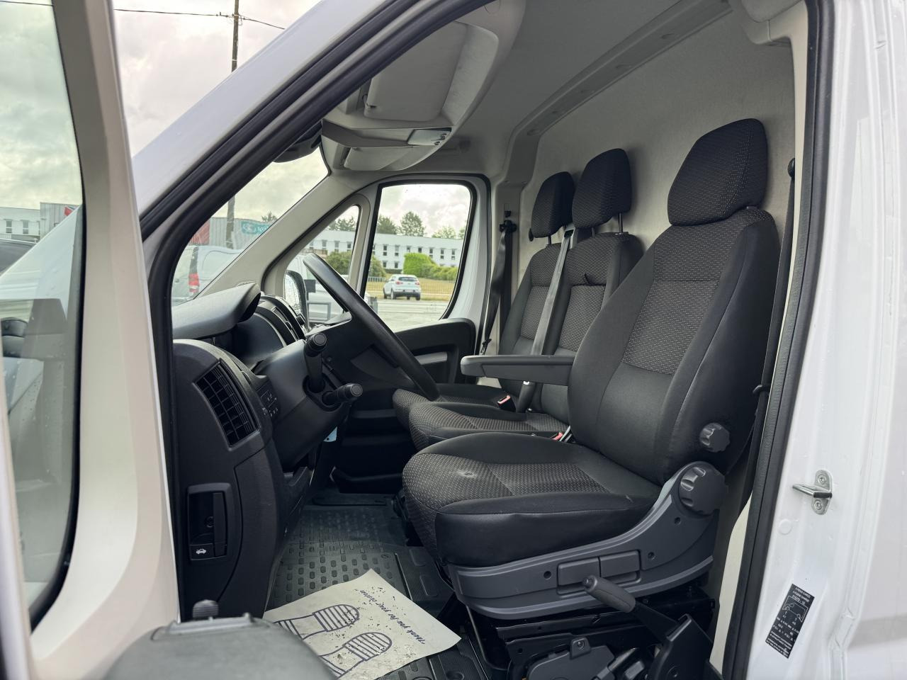 Peugeot Boxer 333 L2H2 2.2 BLUEHDI S&S 140CH ASPHALT - כלי רכב מסחרי עם לוח: תמונה 4 Peugeot Boxer 333 L2H2 2.2 BLUEHDI S&S 140CH ASPHALT - כלי רכב מסחרי עם לוח: תמונה 4