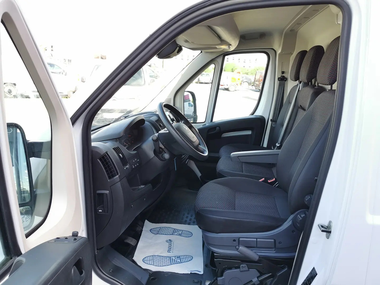 Peugeot Boxer 333 L2H2 2.2 BLUEHDI S&S 140CH ASPHALT - כלי רכב מסחרי עם לוח: תמונה 5 Peugeot Boxer 333 L2H2 2.2 BLUEHDI S&S 140CH ASPHALT - כלי רכב מסחרי עם לוח: תמונה 5