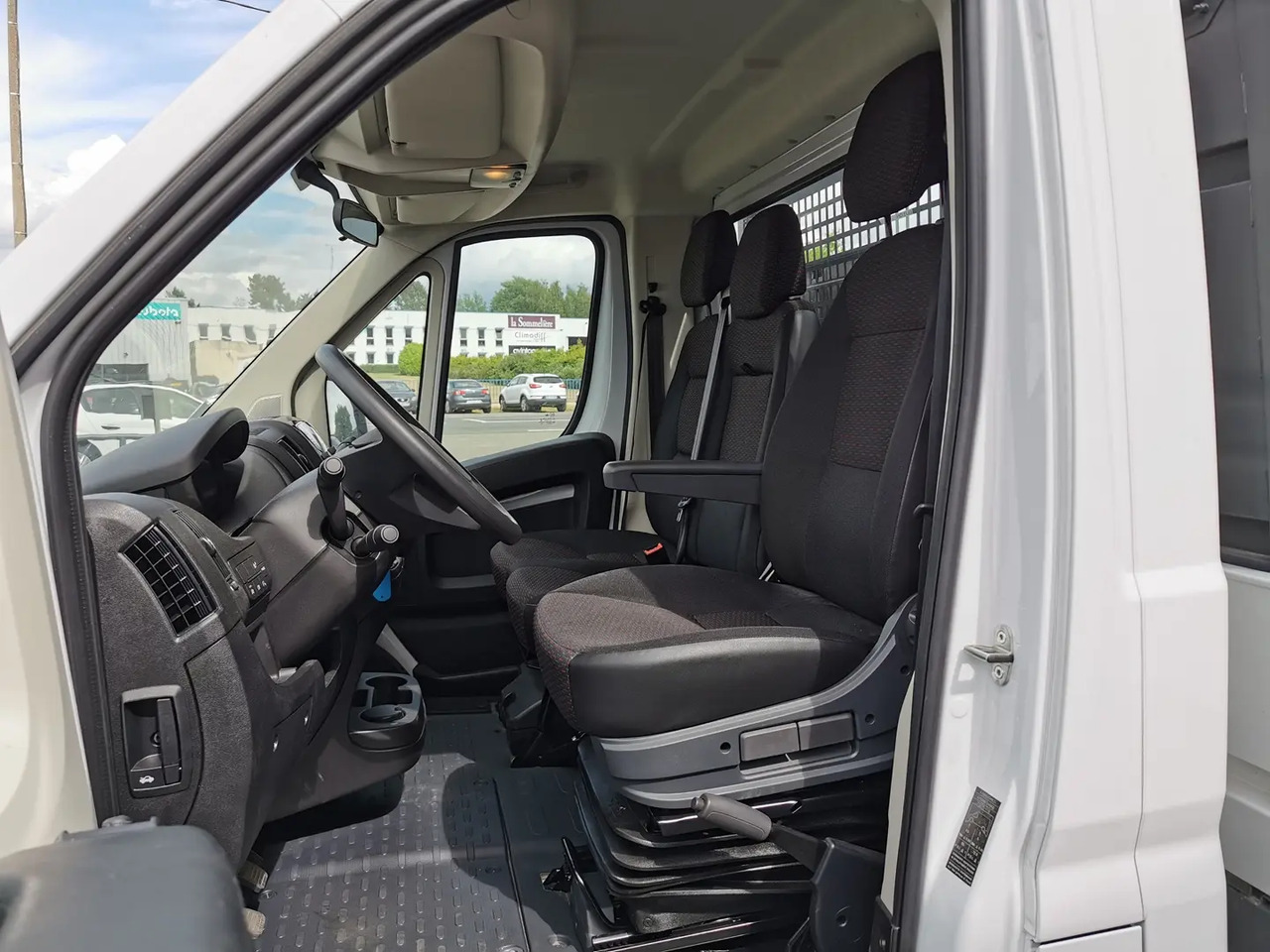 Peugeot Boxer 435 L4 2.2 BLUEHDI 140 S&S PREMIUM - כלי רכב מסחרי במיטה שטוחה: תמונה 5 Peugeot Boxer 435 L4 2.2 BLUEHDI 140 S&S PREMIUM - כלי רכב מסחרי במיטה שטוחה: תמונה 5