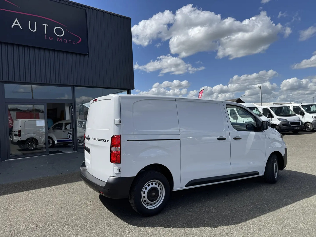 Peugeot Expert M 2.0 BLUEHDI 145CH PACK PREMIUM CONNECT - כלי רכב מסחרי עם לוח: תמונה 5 Peugeot Expert M 2.0 BLUEHDI 145CH PACK PREMIUM CONNECT - כלי רכב מסחרי עם לוח: תמונה 5