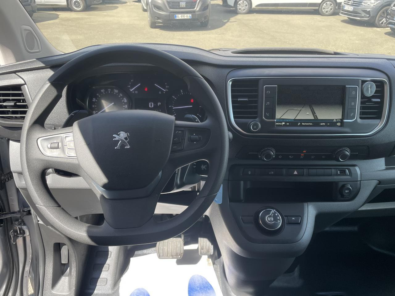 Peugeot Expert Standard 2.0 BlueHDI -180CH EAT8 ASPHALT - כלי רכב מסחרי עם לוח: תמונה 4 Peugeot Expert Standard 2.0 BlueHDI -180CH EAT8 ASPHALT - כלי רכב מסחרי עם לוח: תמונה 4
