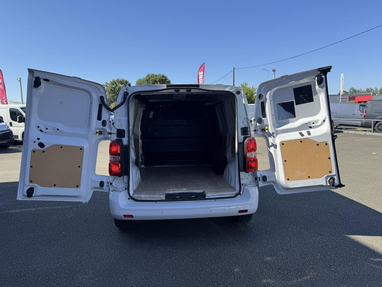 Peugeot Expert Standard 2.0 BlueHDi - 145 S&S - BV EAT8 III FOURGON Fourgon Asphalt PHASE 1 - כלי רכב מסחרי עם לוח: תמונה 2 Peugeot Expert Standard 2.0 BlueHDi - 145 S&S - BV EAT8 III FOURGON Fourgon Asphalt PHASE 1 - כלי רכב מסחרי עם לוח: תמונה 2