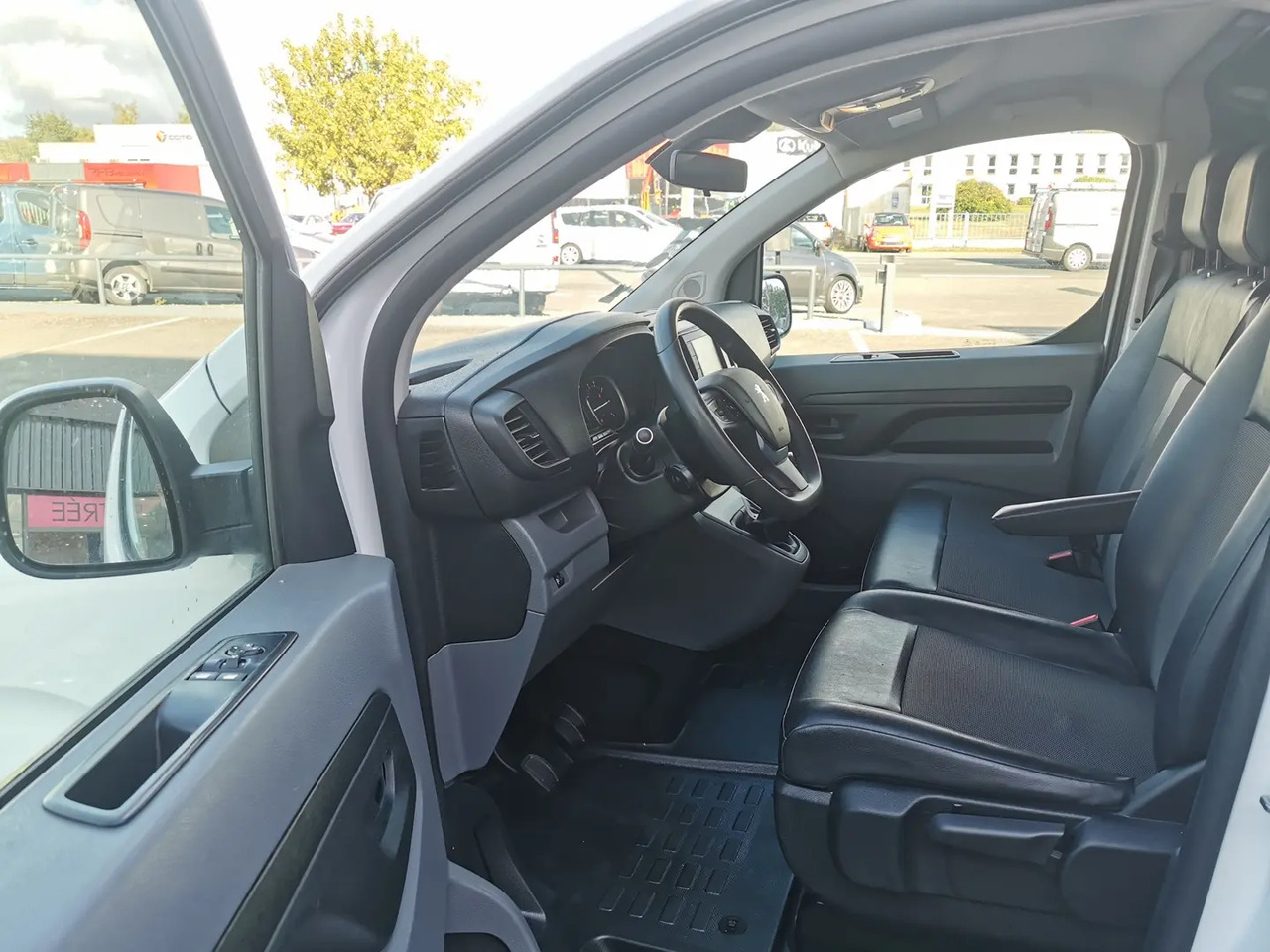 Peugeot Expert XL 2.0 BLUEHDI 145CH S&S PACK ASPHALT - כלי רכב מסחרי עם לוח: תמונה 4 Peugeot Expert XL 2.0 BLUEHDI 145CH S&S PACK ASPHALT - כלי רכב מסחרי עם לוח: תמונה 4