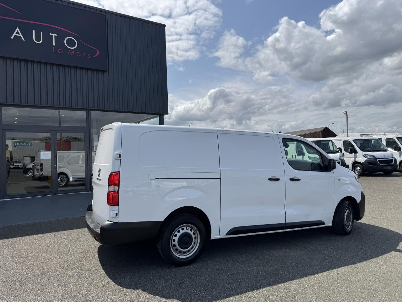 Peugeot Expert XL 2.0 BLUEHDI 145CH S&S PACK ASPHALT - כלי רכב מסחרי עם לוח: תמונה 5 Peugeot Expert XL 2.0 BLUEHDI 145CH S&S PACK ASPHALT - כלי רכב מסחרי עם לוח: תמונה 5