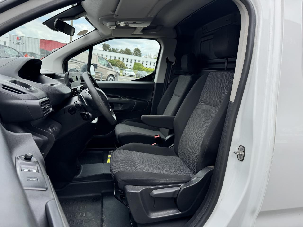 Peugeot Partner PEUGEOT M 650 KG 1.5 HDI 130 CH EAT-8 2 PL PREMIUM - כלי רכב מסחרי קטן: תמונה 4 Peugeot Partner PEUGEOT M 650 KG 1.5 HDI 130 CH EAT-8 2 PL PREMIUM - כלי רכב מסחרי קטן: תמונה 4