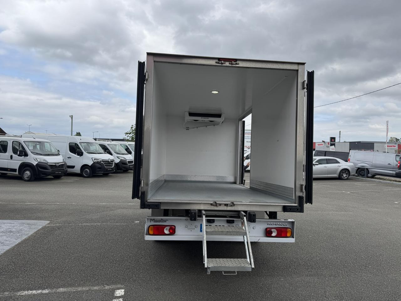 RENAULT MASTER 3T5 CAISSE FRIGO 2.3 DCI 165CH GRAND CONFORT - כלי רכב מסחרי לקירור: תמונה 1 RENAULT MASTER 3T5 CAISSE FRIGO 2.3 DCI 165CH GRAND CONFORT - כלי רכב מסחרי לקירור: תמונה 1