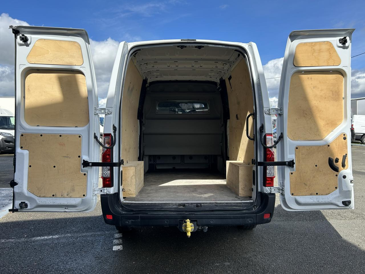 RENAULT Master Confort F3500 L3H2 2.3 dCi - 135 III CABINE APPROFONDIE Cabine approfondie L3H2 Traction PHA - כלי רכב מסחרי עם לוח: תמונה 4 RENAULT Master Confort F3500 L3H2 2.3 dCi - 135 III CABINE APPROFONDIE Cabine approfondie L3H2 Traction PHA - כלי רכב מסחרי עם לוח: תמונה 4