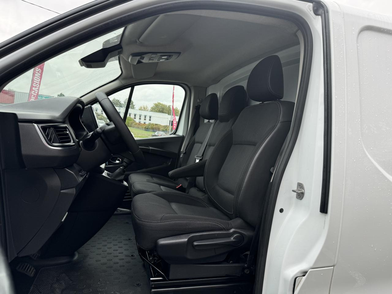 RENAULT TRAFIC L1H1 2.0 DCI 110CH FRIGORIFIQUE - כלי רכב מסחרי עם לוח: תמונה 4 RENAULT TRAFIC L1H1 2.0 DCI 110CH FRIGORIFIQUE - כלי רכב מסחרי עם לוח: תמונה 4