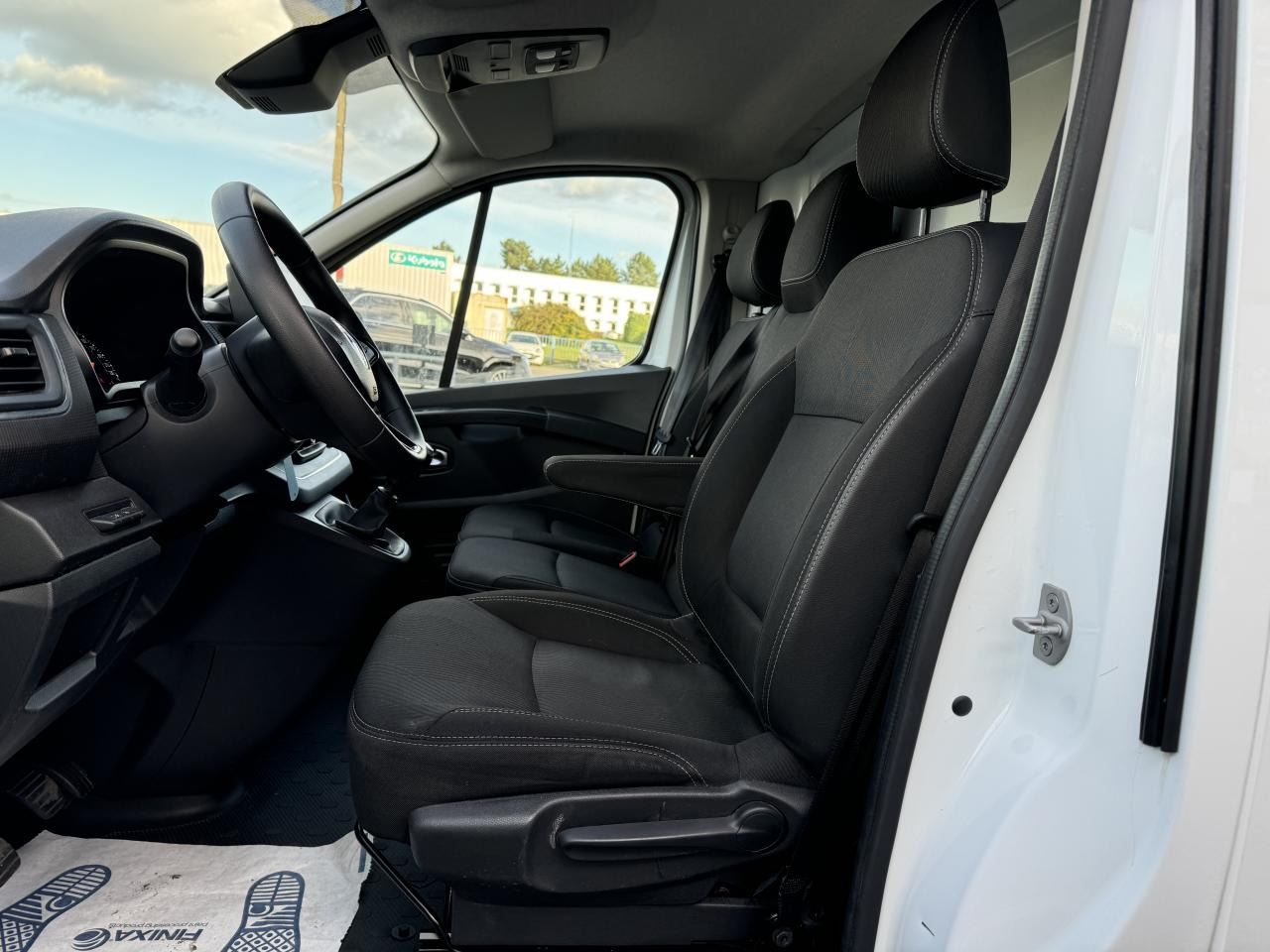 RENAULT TRAFIC L2H1 2.0 DCI 130CH GRAND CONFORT - כלי רכב מסחרי עם לוח: תמונה 5 RENAULT TRAFIC L2H1 2.0 DCI 130CH GRAND CONFORT - כלי רכב מסחרי עם לוח: תמונה 5