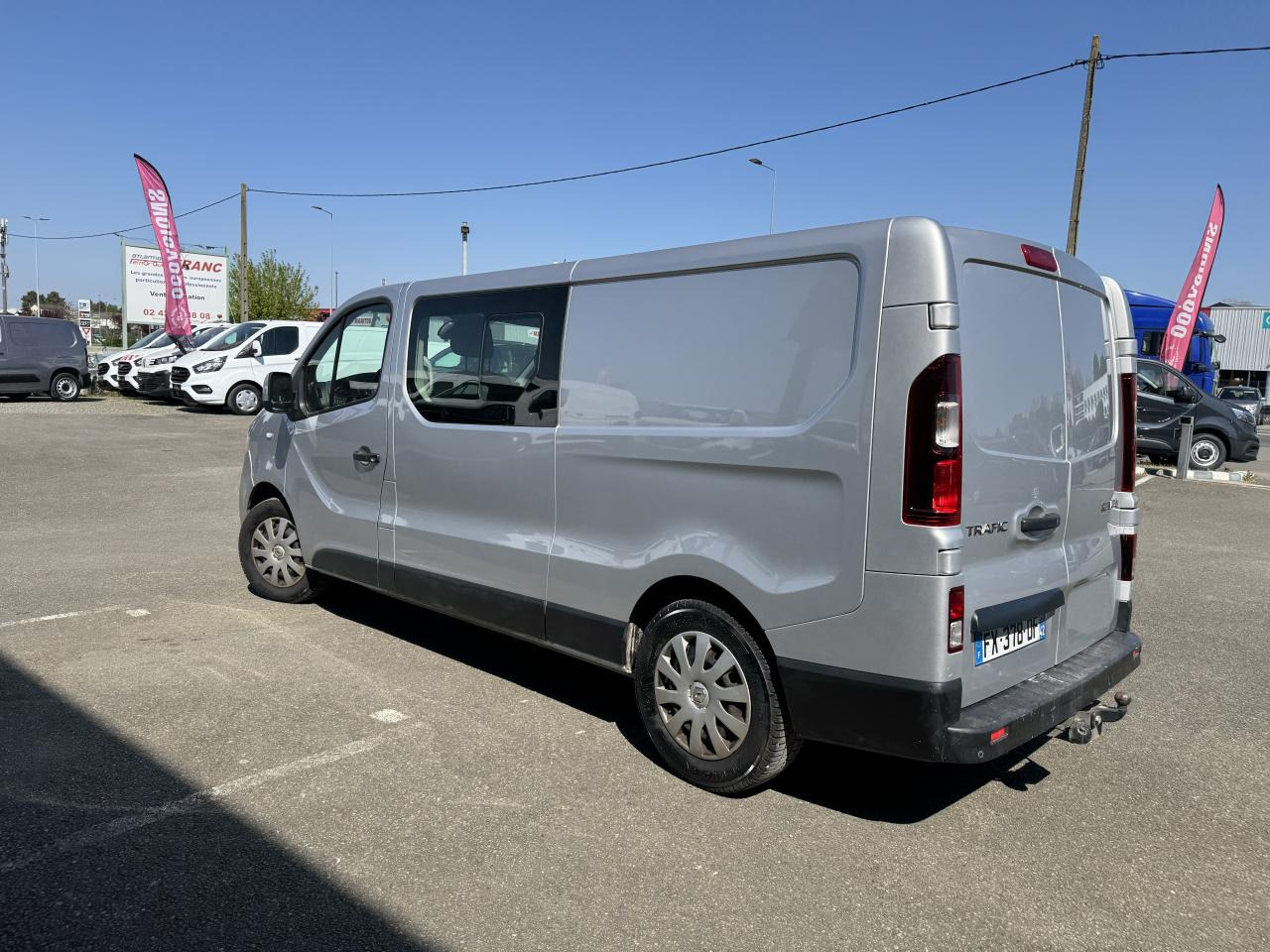 RENAULT trafic L2H1 2.0 DCI 145CH CABINE APPROFONDIE 6 PLACES CONFORT EDC - כלי רכב מסחרי עם לוח: תמונה 5 RENAULT trafic L2H1 2.0 DCI 145CH CABINE APPROFONDIE 6 PLACES CONFORT EDC - כלי רכב מסחרי עם לוח: תמונה 5