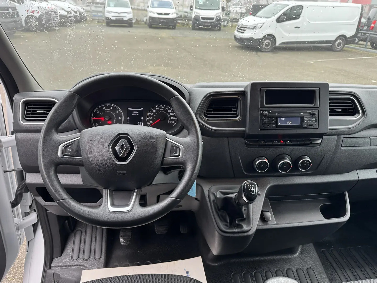 Renault MASTER III GRD VOL R3500RJ L4 2.3 DCI 145CH ENERGY 20M3 CONFORT EUROVI - מכונית: תמונה 4 Renault MASTER III GRD VOL R3500RJ L4 2.3 DCI 145CH ENERGY 20M3 CONFORT EUROVI - מכונית: תמונה 4