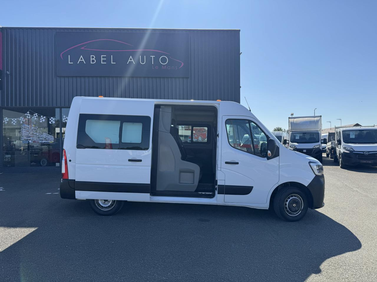 Renault Master 7 PLACES Confort F3300 L2H2 2.3 dCi - 135 III CABINE APPROFONDIE Cabine approfondie L2H2 Tra - כלי רכב מסחרי קומבי: תמונה 1 Renault Master 7 PLACES Confort F3300 L2H2 2.3 dCi - 135 III CABINE APPROFONDIE Cabine approfondie L2H2 Tra - כלי רכב מסחרי קומבי: תמונה 1