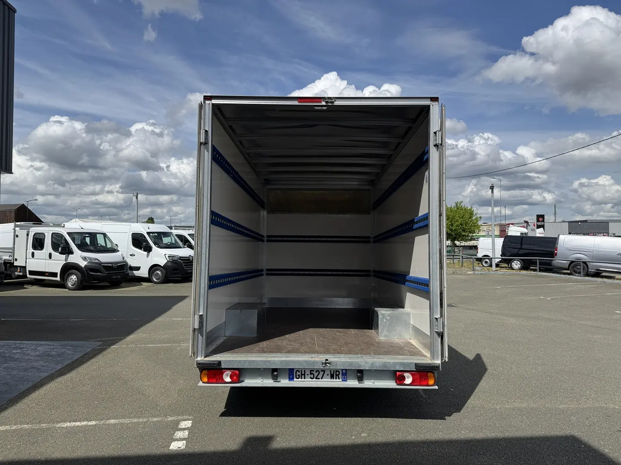 Renault Master F3500 L3H1 2.3 BLUE DCI 145CH CONFORT EUROVI - כלי רכב מסחרי עם תיבה: תמונה 2 Renault Master F3500 L3H1 2.3 BLUE DCI 145CH CONFORT EUROVI - כלי רכב מסחרי עם תיבה: תמונה 2