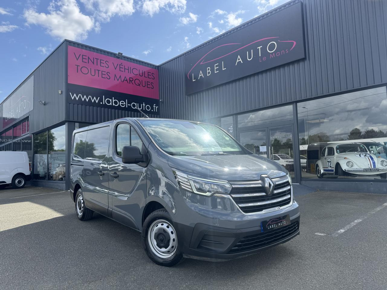 Renault Trafic L1H1 2T8 2.0 BLUE DCI 130CH GRAND CONFORT - כלי רכב מסחרי עם לוח: תמונה 1 Renault Trafic L1H1 2T8 2.0 BLUE DCI 130CH GRAND CONFORT - כלי רכב מסחרי עם לוח: תמונה 1