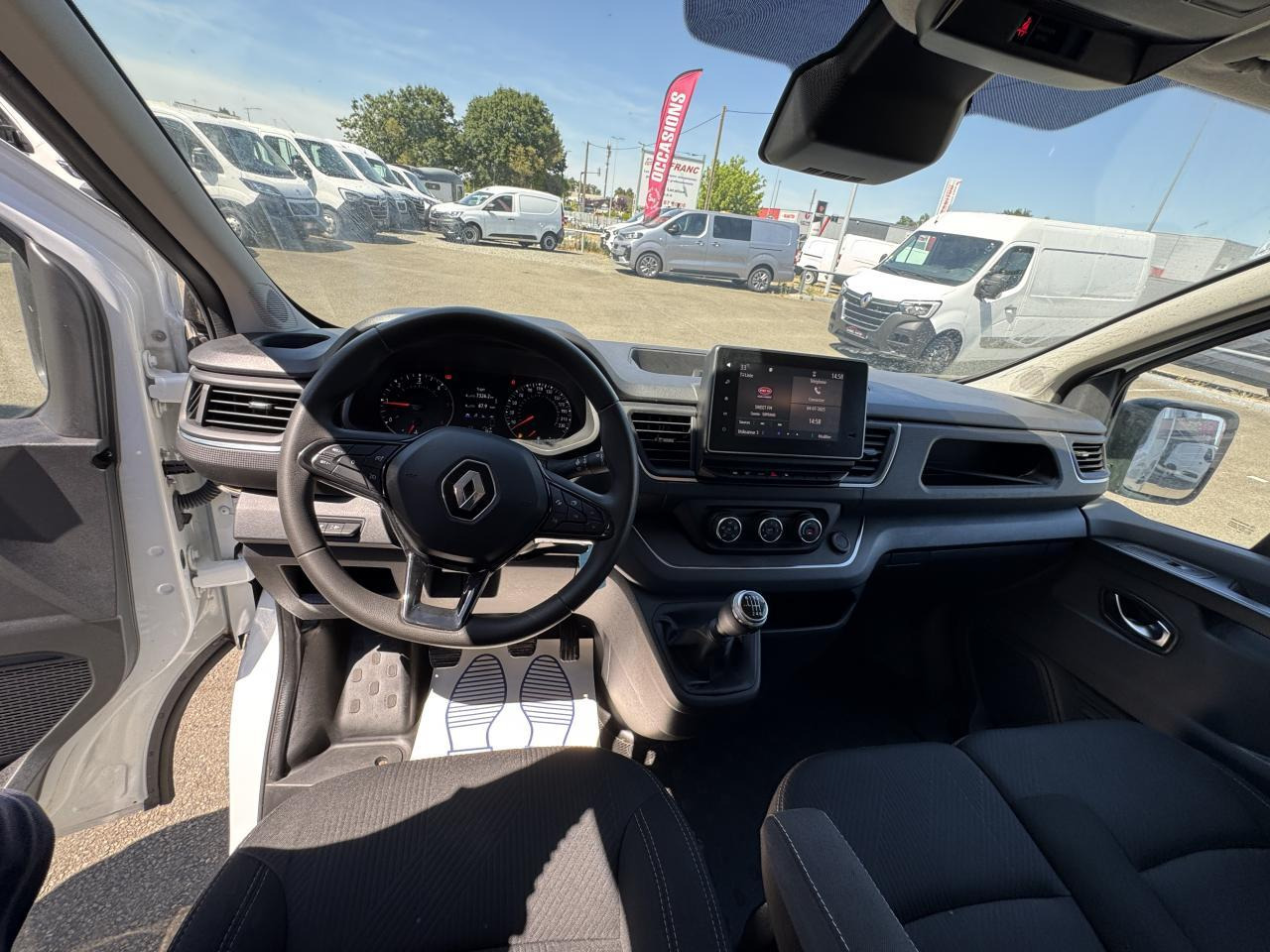 Renault Trafic L1H1 2T8 2.0 BLUE DCI 130CH GRAND CONFORT - כלי רכב מסחרי עם לוח: תמונה 3 Renault Trafic L1H1 2T8 2.0 BLUE DCI 130CH GRAND CONFORT - כלי רכב מסחרי עם לוח: תמונה 3