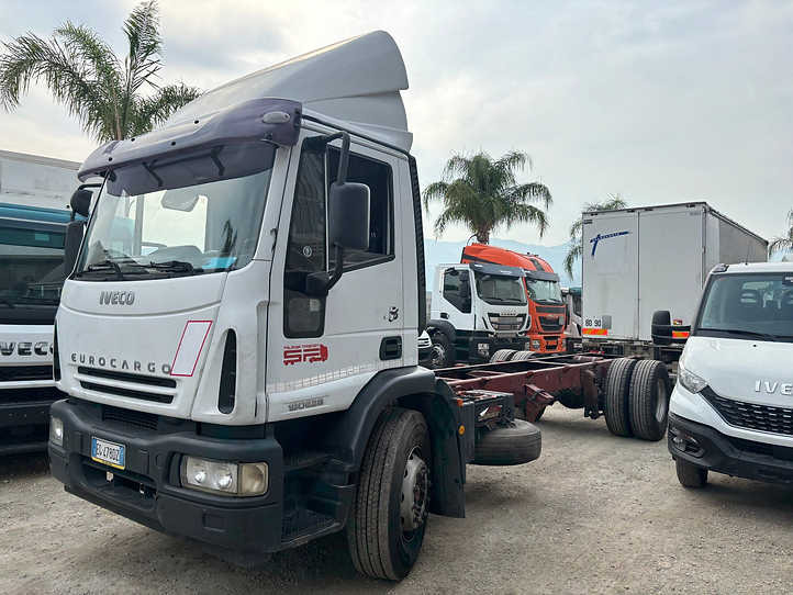 Eurocargo 180e28 - משאית עם שלדת תא: תמונה 2 Eurocargo 180e28 - משאית עם שלדת תא: תמונה 2