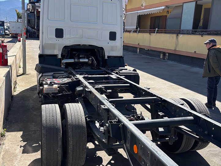 Eurocargo 80el19 - משאית עם שלדת תא: תמונה 2 Eurocargo 80el19 - משאית עם שלדת תא: תמונה 2