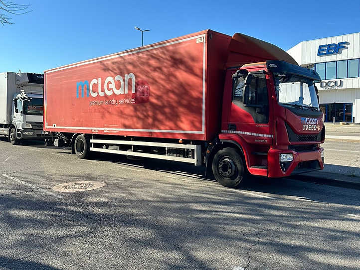 Iveco Eurocargo 160e25 - משאית תיבה: תמונה 2 Iveco Eurocargo 160e25 - משאית תיבה: תמונה 2