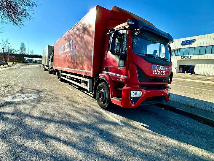 Iveco Eurocargo 160e25 - משאית תיבה: תמונה 1 Iveco Eurocargo 160e25 - משאית תיבה: תמונה 1