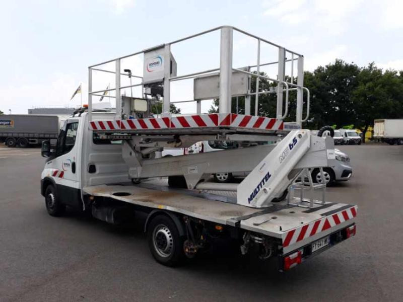Iveco Daily 35S14 Plateau Nacelle 6m50 Spécial tunnel - פלטפורמה אווירית מותקנת על משאית: תמונה 3 Iveco Daily 35S14 Plateau Nacelle 6m50 Spécial tunnel - פלטפורמה אווירית מותקנת על משאית: תמונה 3