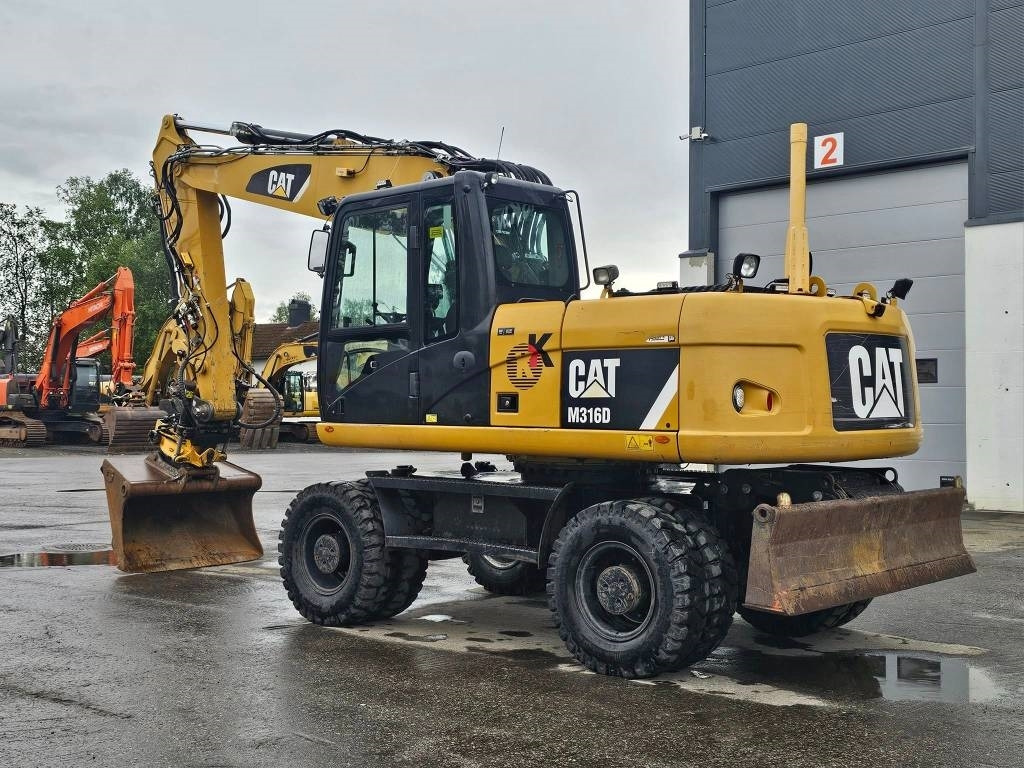 CAT M 316 D - מחפר גלגלים: תמונה 3 CAT M 316 D - מחפר גלגלים: תמונה 3