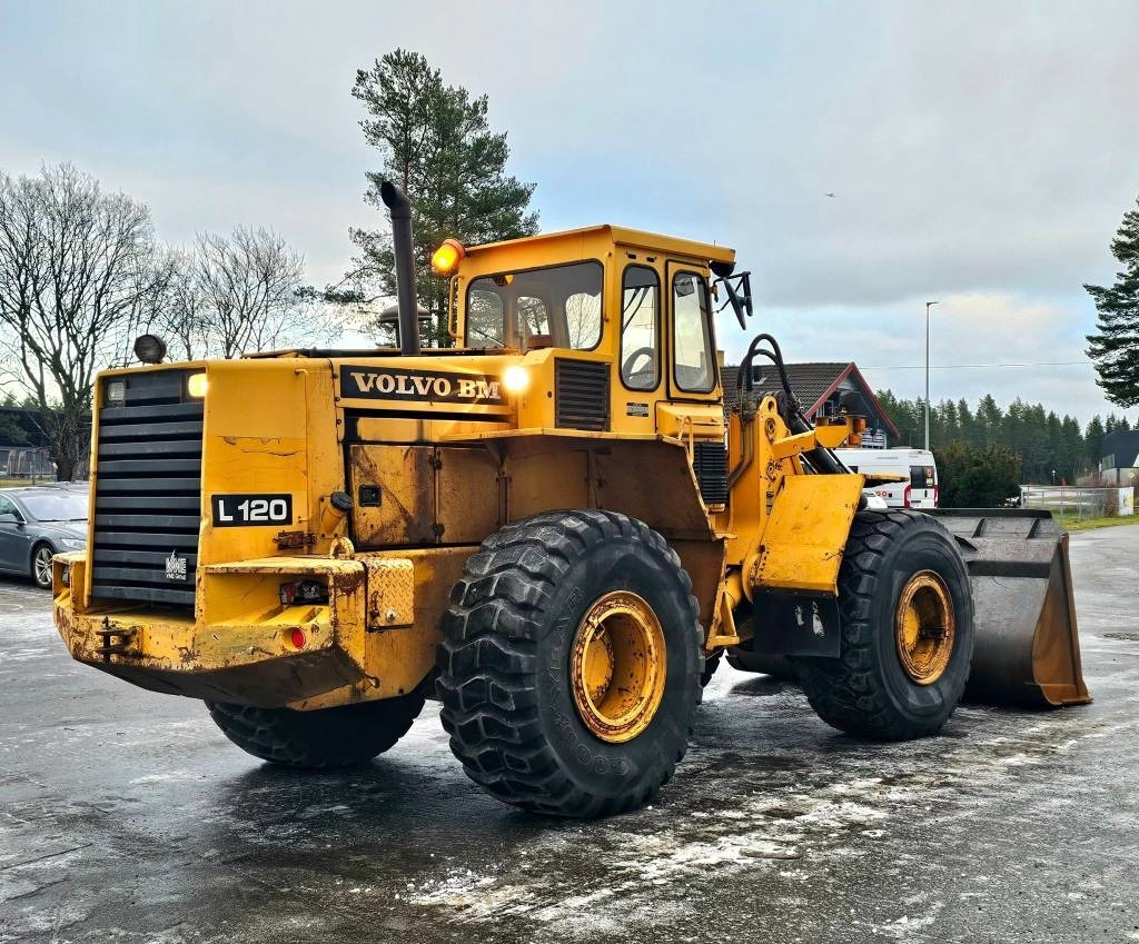 Volvo L 120 - מעמיס גלגלים: תמונה 5 Volvo L 120 - מעמיס גלגלים: תמונה 5