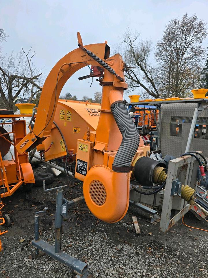 Jensen A328 Holhäcksler Holzhacker Holzschreder passend für Unimog 405 U 300 400 500 527 530 523 - מגרסת עץ: תמונה 1 Jensen A328 Holhäcksler Holzhacker Holzschreder passend für Unimog 405 U 300 400 500 527 530 523 - מגרסת עץ: תמונה 1