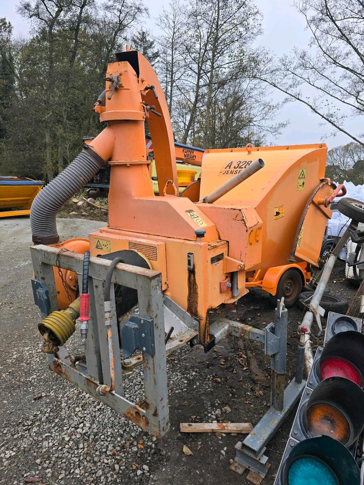 Jensen A328 Holhäcksler Holzhacker Holzschreder passend für Unimog 405 U 300 400 500 527 530 523 - מגרסת עץ: תמונה 2 Jensen A328 Holhäcksler Holzhacker Holzschreder passend für Unimog 405 U 300 400 500 527 530 523 - מגרסת עץ: תמונה 2