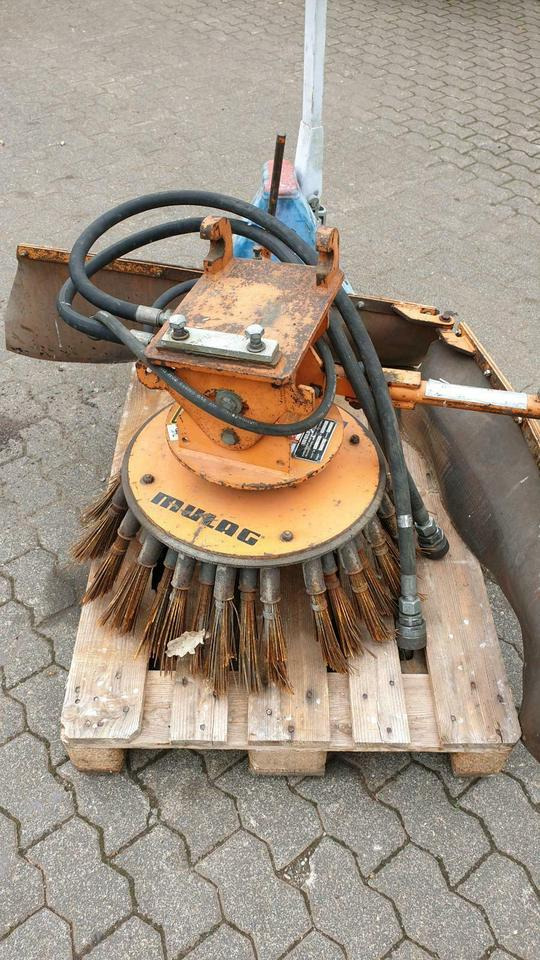 Mulag Wildkrautbürste Mähausleger Böschungsmulcher Dücker unimog - מטאטא: תמונה 4 Mulag Wildkrautbürste Mähausleger Böschungsmulcher Dücker unimog - מטאטא: תמונה 4