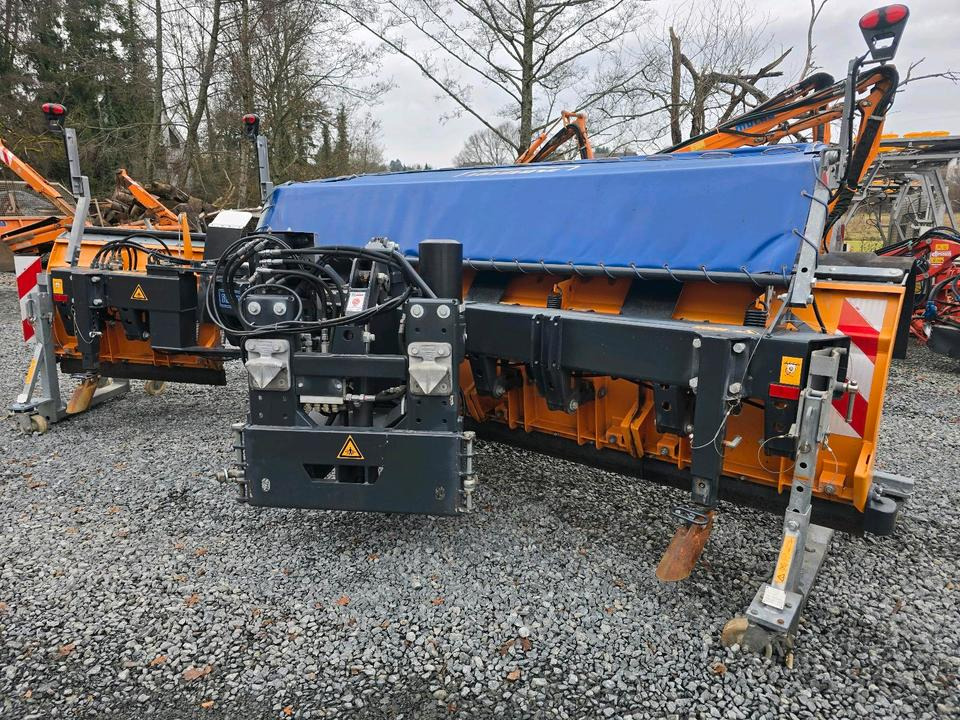 Neuer Schneepflug Schmidt ML 51-A 5,1m Schneeschild mit 24v Hydraulikanlage Schneeschieber Schmidt passend für LKW Autobahn Winterdienst - מחרשת שלג: תמונה 1 Neuer Schneepflug Schmidt ML 51-A 5,1m Schneeschild mit 24v Hydraulikanlage Schneeschieber Schmidt passend für LKW Autobahn Winterdienst - מחרשת שלג: תמונה 1