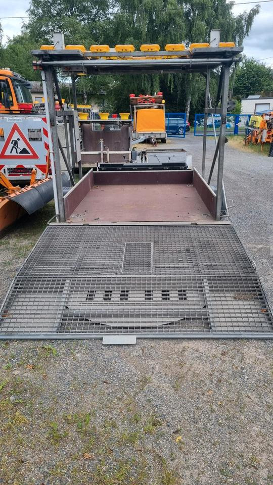 Nissen VZ616 Absperrtafel LED Funkwarnmeldeanlage Sperrwand Sperrtafel Verkehrsleittafel Verkehrsleitanhänger Verkehrssicherungsanhänger Leittafel Verkehrssicherung Vorwarner Vorwarntafel ABT - ציוד בנייה, קרון נגרר: תמונה 5 Nissen VZ616 Absperrtafel LED Funkwarnmeldeanlage Sperrwand Sperrtafel Verkehrsleittafel Verkehrsleitanhänger Verkehrssicherungsanhänger Leittafel Verkehrssicherung Vorwarner Vorwarntafel ABT - ציוד בנייה, קרון נגרר: תמונה 5