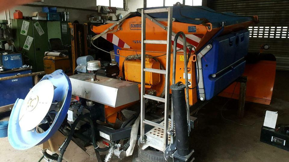Salzstreuer Schmidt Winterdienst Unimog Multicar Tremo Fendt deut - מפזר חול/ מלח: תמונה 4 Salzstreuer Schmidt Winterdienst Unimog Multicar Tremo Fendt deut - מפזר חול/ מלח: תמונה 4