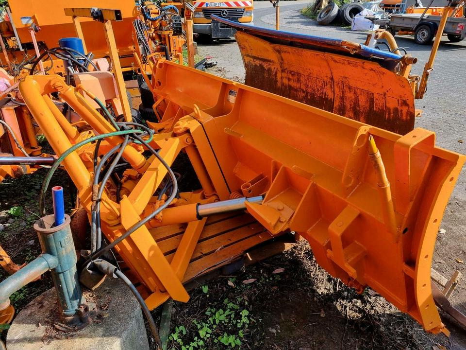 Schmidt CP2 Schneepflug Schneeschild Winterdienst Unimog - מחרשת שלג: תמונה 2 Schmidt CP2 Schneepflug Schneeschild Winterdienst Unimog - מחרשת שלג: תמונה 2